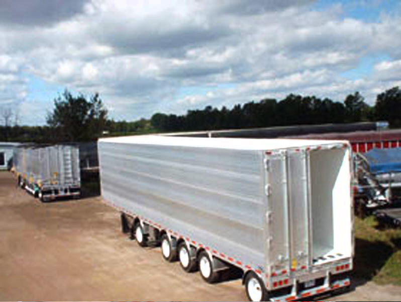 Reefers truck trailers insulated with Super Therm®